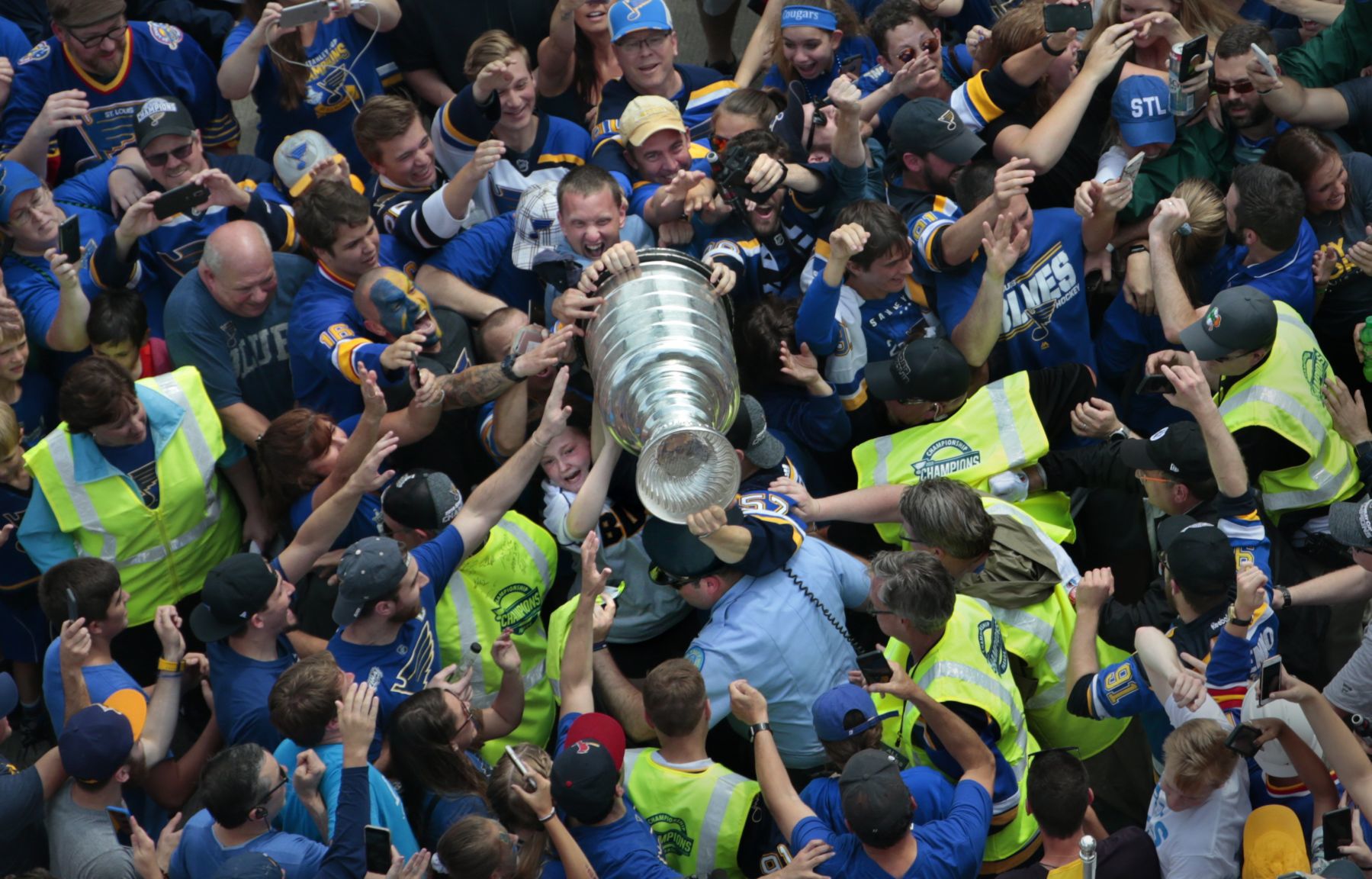 Blues fans parade like champions as St. Louis Blues capture first Stanley Cup